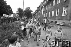 Sierpień 1988, Gdańsk, Polska.
Regionalna Komisja Koordynacyjna NSZZ „Solidarność” wezwała do rozpoczęcia strajku w całym Regionie Gdańskim. 