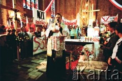 Sierpień 1988, Gdańsk, Polska.
Regionalna Komisja Koordynacyjna NSZZ „Solidarność” wezwała do rozpoczęcia strajku w całym Regionie Gdańskim. 