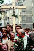 Sierpień 1988, Gdańsk, Polska.
Regionalna Komisja Koordynacyjna NSZZ „Solidarność” wezwała do rozpoczęcia strajku w całym Regionie Gdańskim. 