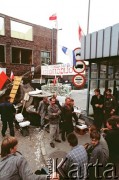 Sierpień 1988, Gdańsk, Polska.
Regionalna Komisja Koordynacyjna NSZZ „Solidarność” wezwała do rozpoczęcia strajku w całym Regionie Gdańskim. 