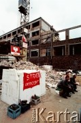 Sierpień 1988, Gdańsk, Polska.
Regionalna Komisja Koordynacyjna NSZZ „Solidarność” wezwała do rozpoczęcia strajku w całym Regionie Gdańskim. 