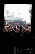Sierpień 1988, Gdańsk, Polska.
Regionalna Komisja Koordynacyjna NSZZ „Solidarność” wezwała do rozpoczęcia strajku w całym Regionie Gdańskim. 