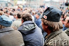 Sierpień 1988, Gdańsk, Polska.
Regionalna Komisja Koordynacyjna NSZZ „Solidarność” wezwała do rozpoczęcia strajku w całym Regionie Gdańskim. 