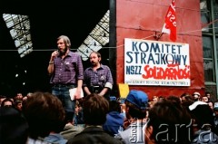 Sierpień 1988, Gdańsk, Polska.
Regionalna Komisja Koordynacyjna NSZZ „Solidarność” wezwała do rozpoczęcia strajku w całym Regionie Gdańskim. 