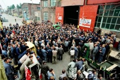 Sierpień 1988, Gdańsk, Polska.
Regionalna Komisja Koordynacyjna NSZZ „Solidarność” wezwała do rozpoczęcia strajku w całym Regionie Gdańskim. 