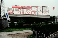 Sierpień 1988, Gdańsk, Polska.
Regionalna Komisja Koordynacyjna NSZZ „Solidarność” wezwała do rozpoczęcia strajku w całym Regionie Gdańskim. 