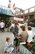 Sierpień 1988, Gdańsk, Polska.
Regionalna Komisja Koordynacyjna NSZZ „Solidarność” wezwała do rozpoczęcia strajku w całym Regionie Gdańskim. 