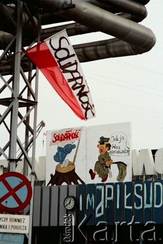 Sierpień 1988, Gdańsk, Polska.
Regionalna Komisja Koordynacyjna NSZZ „Solidarność” wezwała do rozpoczęcia strajku w całym Regionie Gdańskim. 