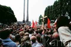 Sierpień 1988, Gdańsk, Polska.
Regionalna Komisja Koordynacyjna NSZZ „Solidarność” wezwała do rozpoczęcia strajku w całym Regionie Gdańskim. 