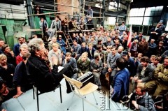 Sierpień 1988, Gdańsk, Polska.
Regionalna Komisja Koordynacyjna NSZZ „Solidarność” wezwała do rozpoczęcia strajku w całym Regionie Gdańskim. 