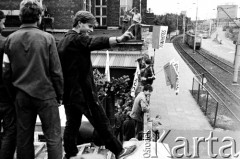 Sierpień 1988, Gdańsk, Polska.
Regionalna Komisja Koordynacyjna NSZZ „Solidarność” wezwała do rozpoczęcia strajku w całym Regionie Gdańskim. 