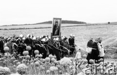 14.08.1983, Zielenice, Polska.
Procesja z obrazem Matki Bożej Zielenickiej.
Fot. Jerzy Szot, zbiory Ośrodka KARTA