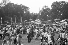 22.06.1983, Kraków, Polska.
Druga pielgrzymka Jana Pawła II do Polski. Przylot papieża na Błonia krakowskie, gdzie celebrował mszę świętą.
Fot. Jerzy Szot, zbiory Ośrodka KARTA