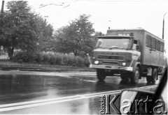 22.06.1983, Kraków, Polska.
II pielgrzymka Jana Pawła II do Polski. Na zdjęciu samochód milicyjny marki Star.
Fot. Jerzy Szot, zbiory Ośrodka KARTA