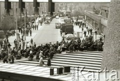 1.05.1984, Kraków, Polska.

Demonstracja przy kościele Arka Pana.

Fot. Jerzy Szot, zbiory Ośrodka KARTA