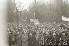 3.11.1984, Warszawa, Polska.
Pogrzeb księdza Jerzego Popiełuszki w kościele św. Stanisława Kostki. 
Fot. Jerzy Szot, zbiory Ośrodka KARTA