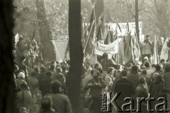 3.11.1984, Warszawa, Polska.
Pogrzeb księdza Jerzego Popiełuszki w kościele św. Stanisława Kostki. 
Fot. Jerzy Szot, zbiory Ośrodka KARTA