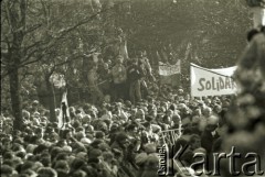3.11.1984, Warszawa, Polska.
Pogrzeb księdza Jerzego Popiełuszki w kościele św. Stanisława Kostki. 
Fot. Jerzy Szot, zbiory Ośrodka KARTA