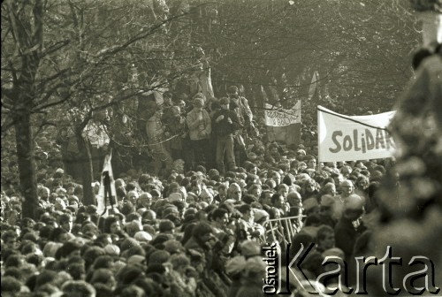 3.11.1984, Warszawa, Polska.
Pogrzeb księdza Jerzego Popiełuszki w kościele św. Stanisława Kostki. 
Fot. Jerzy Szot, zbiory Ośrodka KARTA
