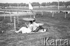 13.06.1987, Łódź, Polska.
Msza święta na lotnisku Łódź-Lublinek w czasie trzeciej pielgrzymki Ojca Świętego Jana Pawła II do Polski. 
Fot. Jerzy Szot, zbiory Ośrodka KARTA