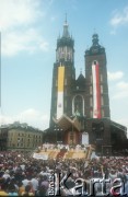 13.08.1991, Kraków, Polska.
Czwarta pielgrzymka Ojca Świętego Jana Pawła II do Polski. Msza św. beatyfikacyjna Anieli Salawy na Rynku Głównym koncelebrowana przez papieża.
Fot. Jerzy Szot, zbiory Ośrodka KARTA