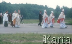 15.08.1991, Częstochowa, Polska.
Czwarta pielgrzymka Ojca Świętego Jana Pawła II do Polski. VI Światowe Dni Młodzieży. Jan Paweł II uczestniczy w uroczystościach na jasnogórskich błoniach.
Fot. Jerzy Szot, zbiory Ośrodka KARTA