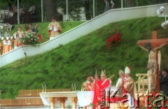 3.06.1997, Gniezno, Polska.
Szósta pielgrzymka Ojca Świętego Jana Pawła II do Polski. Msza św. z okazji tysiąclecia męczeństwa św. Wojciecha. 
Fot. Jerzy Szot, zbiory Ośrodka KARTA