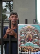 18.08.2002, Kraków, Polska.
Ósma pielgrzymka Ojca Świętego Jana Pawła II do Polski. Uczestnik mszy świętej na krakowskich błoniach.
Fot. Jerzy Szot, zbiory Ośrodka KARTA