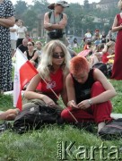 18.08.2002, Kraków, Polska.
Ósma pielgrzymka Ojca Świętego Jana Pawła II do Polski. Uczestnicy mszy świętej na krakowskich błoniach.
Fot. Jerzy Szot, zbiory Ośrodka KARTA