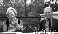 Lata 90-te, Polska.
Laureaci Nagrody Nobla w dziedzinie literatury - Wisława Szymborska i Czesław Miłosz.
Fot. Jerzy Szot, zbiory Ośrodka KARTA