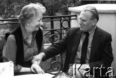 Lata 90-te, Polska.
Laureaci Nagrody Nobla w dziedzinie literatury - Wisława Szymborska i Czesław Miłosz.
Fot. Jerzy Szot, zbiory Ośrodka KARTA
