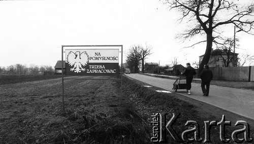 1983, Jawiszowice-Brzeszcze k/Oświęcimia.
Plansza propagandowa z napisem 