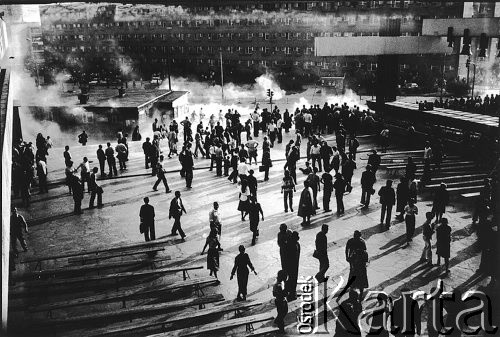 31.08.1983, Kraków, Nowa Huta, Polska.
Demonstracja pod kościołem ARKI PANA w Nowej Hucie.
Fot. Piotr Dylik, zbiory Ośrodka KARTA
 
