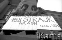 16.02.1981, Kraków, Polska.
Strajk w Akademii Górniczo-Hutniczej. Głównym postulatem studentów była rejestracja Niezależnego Zrzeszenia Studentów.
Fot. Piotr Dylik, zbiory Ośrodka Karta.