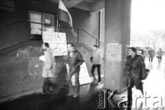 16.02.1981, Kraków, Polska.
Strajk w Akademii Górniczo-Hutniczej. Głównym postulatem studentów była rejestracja Niezależnego Zrzeszenia Studentów.
Fot. Piotr Dylik, zbiory Ośrodka Karta.