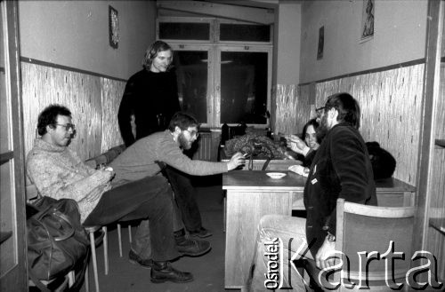 16.02.1981, Kraków, Polska.
Strajk studentów Akademii Górniczo-Hutniczej. Głównym postulatem studentów była rejestracja Niezależnego Zrzeszenia Studentów.
Fot. Piotr Dylik, zbiory Ośrodka KARTA