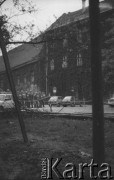 1982, Kraków, Polska.
Stan wojenny. Oddziały ZOMO gromadzą się w centrum miasta. Na fotografii formacje milicjantów.
Fot. Piotr Dylik, zbiory Ośrodka KARTA