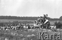 23.06.1983, Kraków, Polska
Pożegnanie Ojca Świętego na krakowskim lotnisku Balice. 
Fot. Piotr Dylik, zbiory Ośrodka KARTA