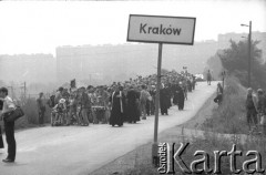 Sierpień 1984, Kraków , Polska.
IV Piesza Pielgrzymka Krakowska.
Fot. Piotr Dylik, zbiory Ośrodka KARTA