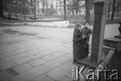 1988, Kraków, Polska.
Dzieci bawią się w Parku Krakowskim na Krowodrzy.
Fot. Piotr Dylik, zbiory Ośrodka KARTA