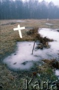 Lata 90-te, Brzezinka, Polska.
Teren byłego hitlerowskiego obozu zagłady Auschwitz-Birkenau.  
Fot. Piotr Dylik, zbiory Ośrodka KARTA