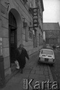 1991, Kraków, Polska.
Ulica Poselska. W głębi kościół pod wezwaniem Świętej Trójcy.
Fot. Piotr Dylik, zbiory Ośrodka KARTA