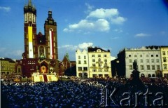 13.08.1991, Kraków, Polska.
IV pielgrzymka Jana Pawła II do Polski. Msza beatyfikacyjna Anieli Salawy na Rynku Głównym.
Fot. Piotr Dylik, zbiory Ośrodka KARTA