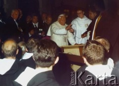 16.06.1999, Kraków, Polska.
VII pielgrzymka Jan Paweł II do Polski. Jan Paweł II, spotkanie z dominikanami.
Fot. Piotr Dylik, zbiory Ośrodka KARTA