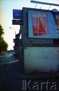 1999, Kraków, Polska.
Plakat reklamujący wydanie pierwszego numery polskiej edycji czasopisma Hustler.
Fot. Piotr Dylik, zbiory Ośrodka KARTA
