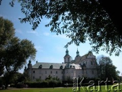 24.08.2004, Kraków, Polska.
Pogrzeb Czesława Miłosza. Bazylika św. Michała Archanioła i św. Stanisława Biskupa i Męczennika. Kościół na Skałce.
Fot. Piotr Dylik, zbiory Ośrodka KARTA