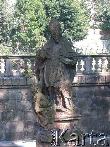24.08.2004, Kraków, Polska.
Pogrzeb Czesława Miłosza. Pomnik św. Stanisława na Skałce.
Fot. Piotr Dylik, zbiory Ośrodka KARTA