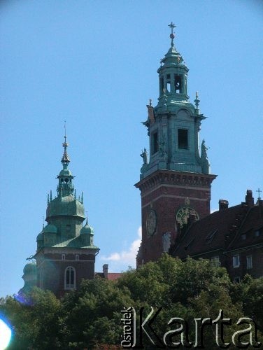 27.08.2004, Kraków, Polska.
Pogrzeb Czesława Miłosza. Wieże na Wawelu.
Fot. Piotr Dylik, zbiory Ośrodka KARTA