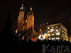23.11.2004, Kraków, Polska.
Rynek Główny. Manifestacja poparcia dla Ukrainy. 
Fot. Piotr Dylik, zbiory Ośrodka KARTA