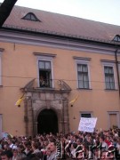 07.04.2005, Kraków, Polska.
Ulica Franciszkańska 3. Biały Marsz. Pałac Biskupi.
Fot. Piotr Dylik, zbiory Ośrodka KARTA